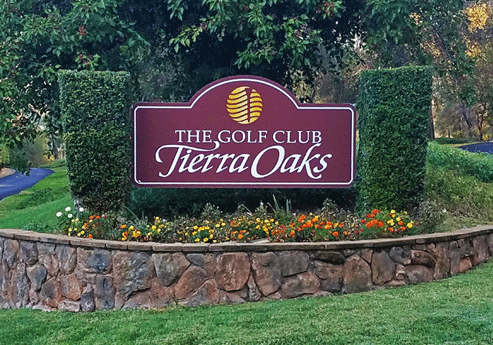 Tierra Oaks Golf Club entry sign
