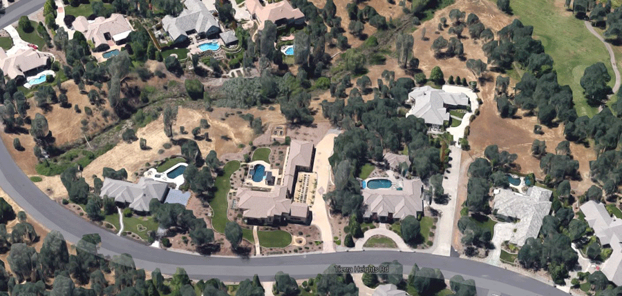 aerial view of tierra oaks estates - homes and golf course